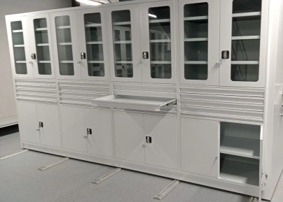 Шкафы комбинированные на мобильном основании