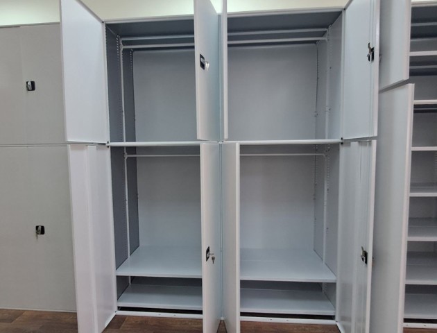Металлические шкафы для музея