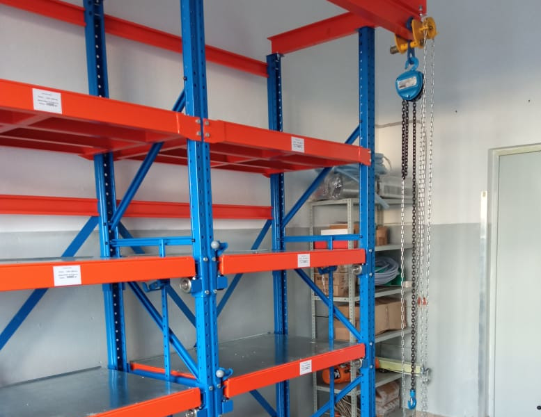 стеллажи с выкатными платформами для цеха